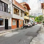 Studio Apartment In La Floresta Near The Subway
