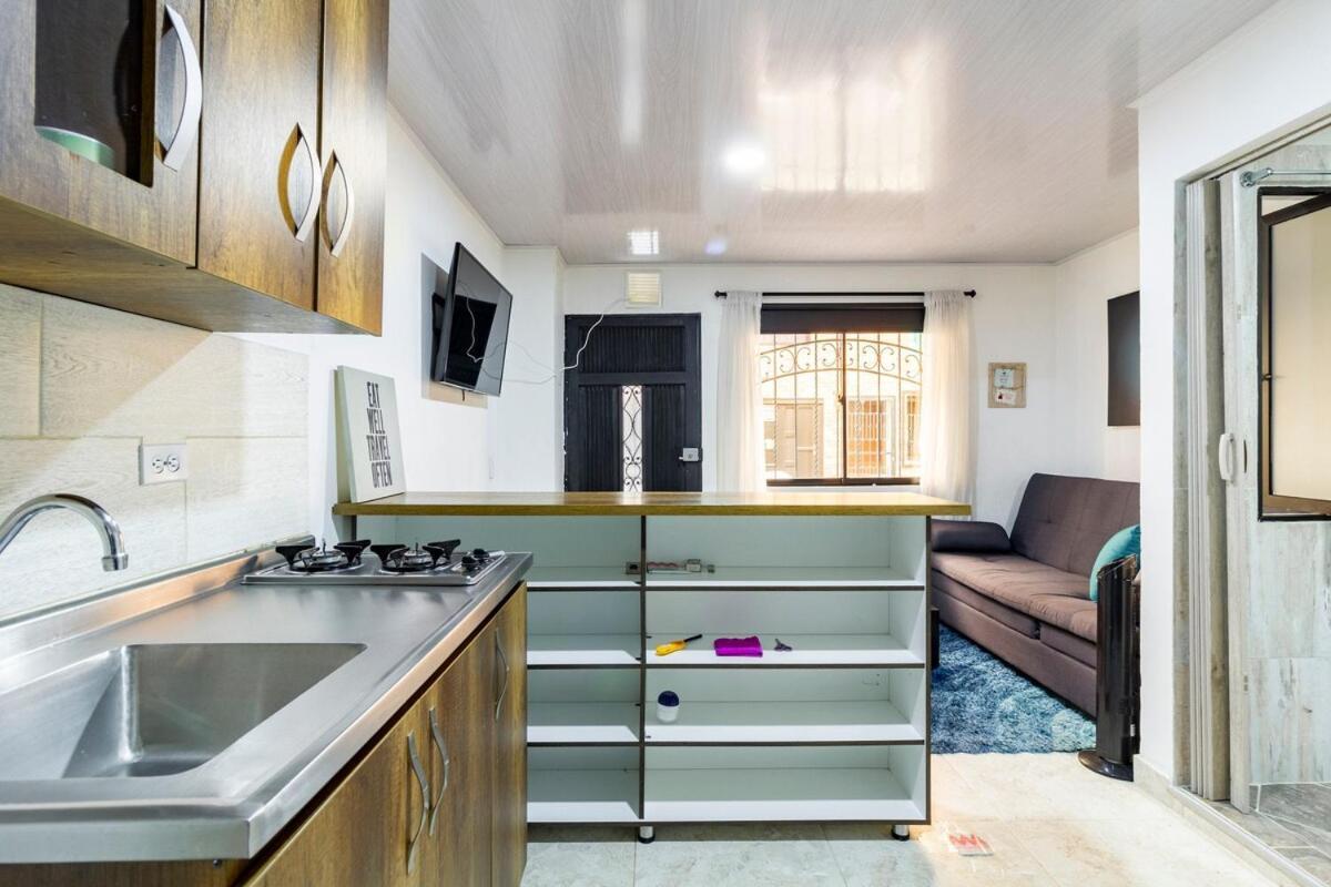 Apartamento In La Floresta Near The Subway Medellín